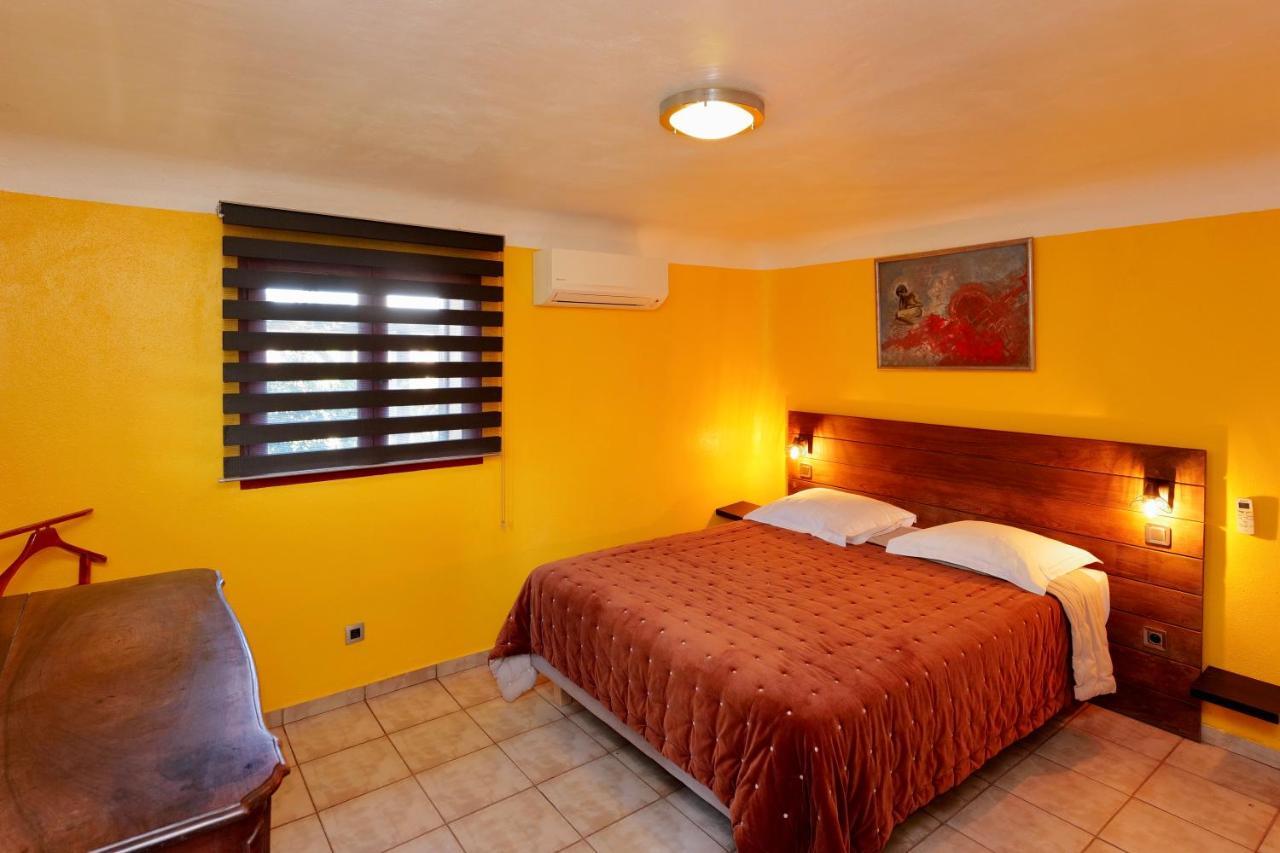 Domaine Pozzo Di Mastri Hotel & Spa Figari  Εξωτερικό φωτογραφία