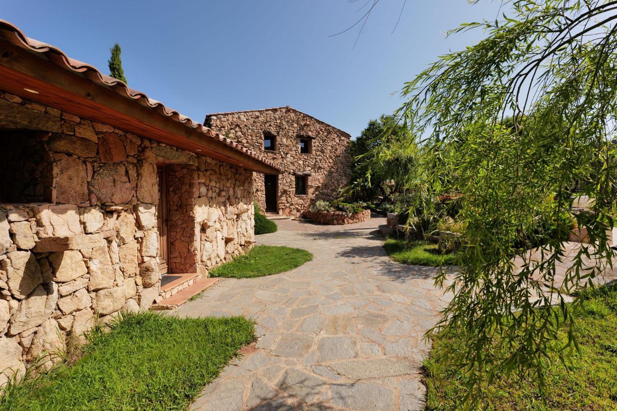 Domaine Pozzo Di Mastri Hotel & Spa Figari  Εξωτερικό φωτογραφία